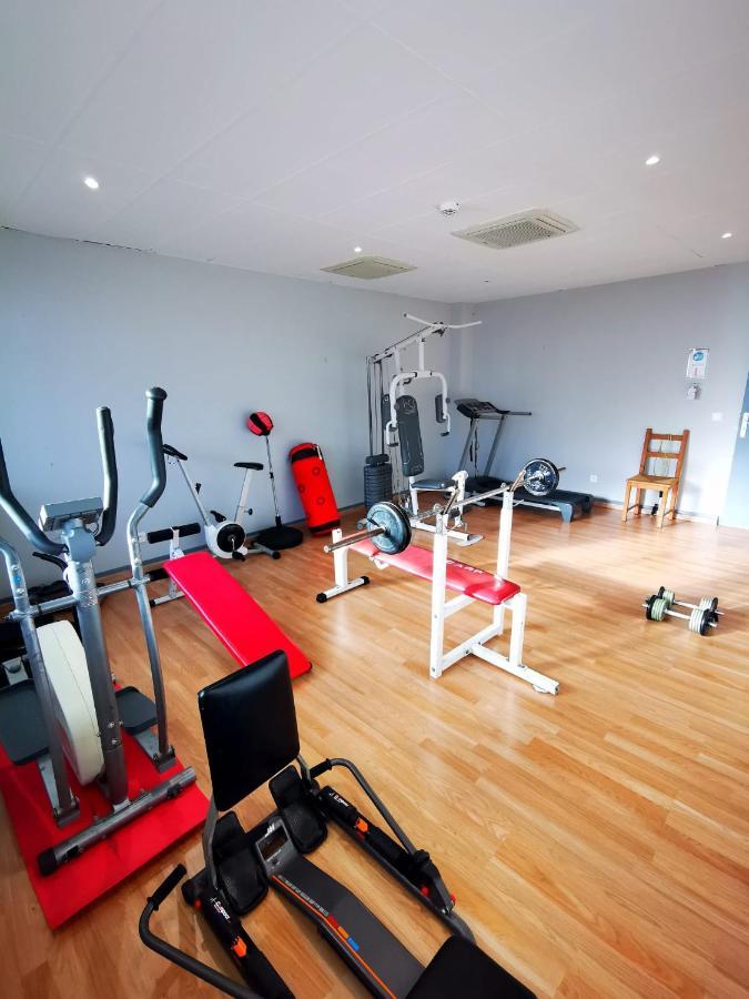 Paris Par Trains, Area, Studios Avec Salle De Bain Et Kitchenette Privees, Ou, Chambres Avec Salles Bain Et Cuisines Communes Persan 外观 照片